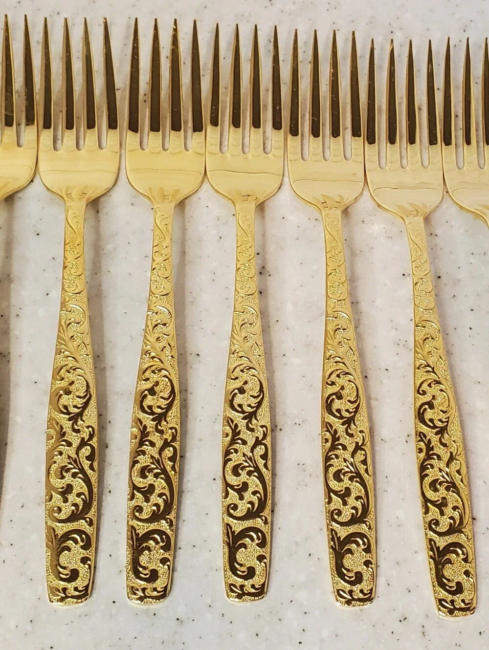 International Silver Americana Golden Heritage 44 Pc Gold Tone Flatware Set Serv